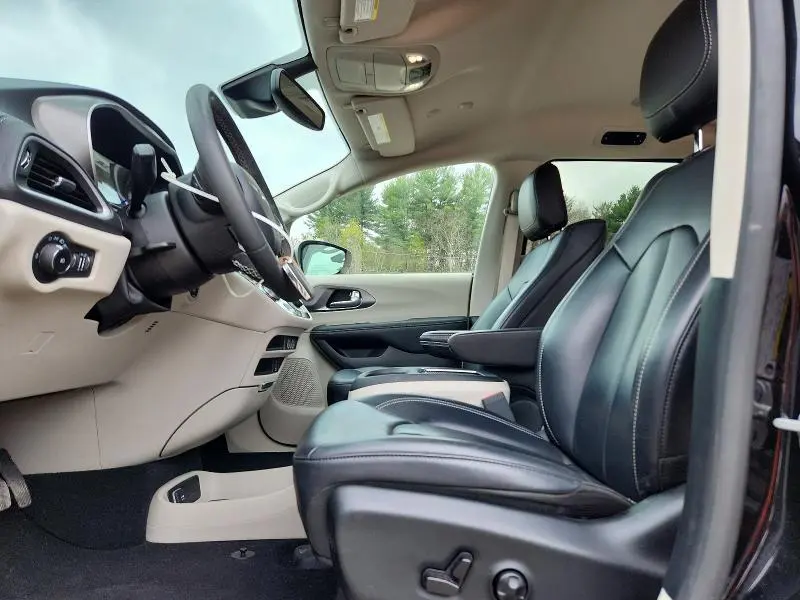 2023 CHRYSLER PACIFICA HYBRID TOURING L  