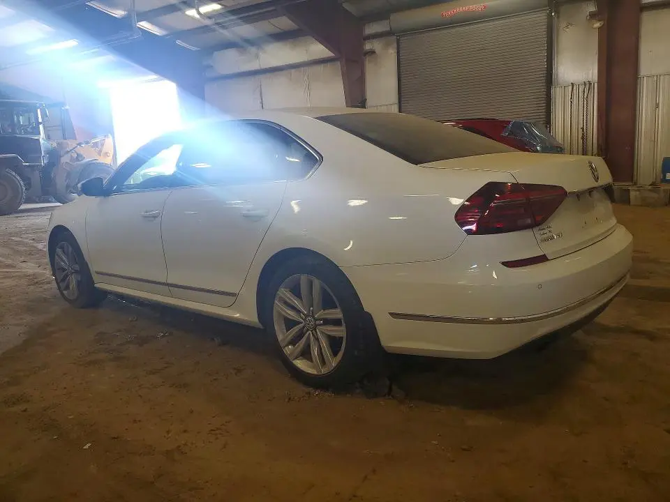 2017 VOLKSWAGEN PASSAT SE  
