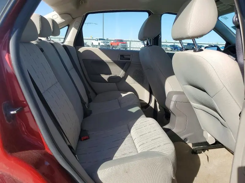 2010 FORD FOCUS SE  