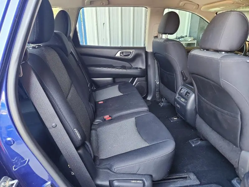 2019 NISSAN PATHFINDER SV  