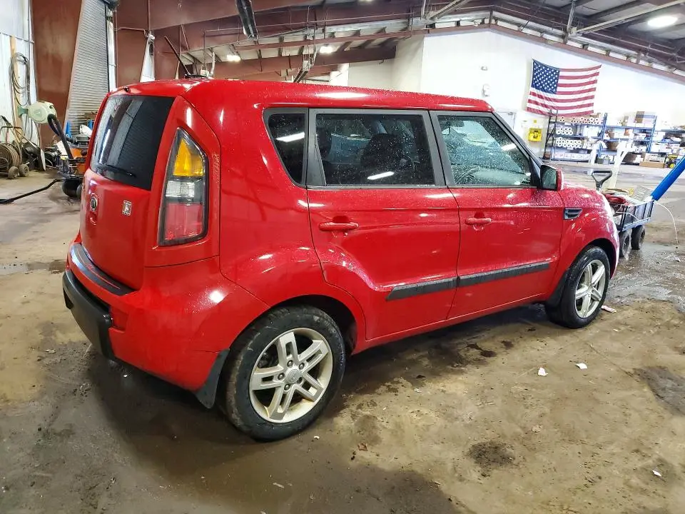 2011 KIA SOUL +  