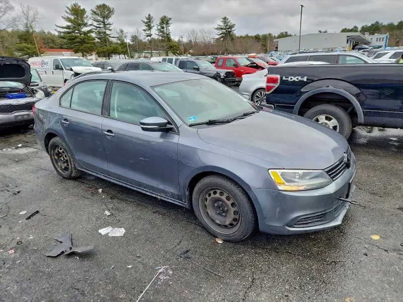 2014 VOLKSWAGEN JETTA SE  