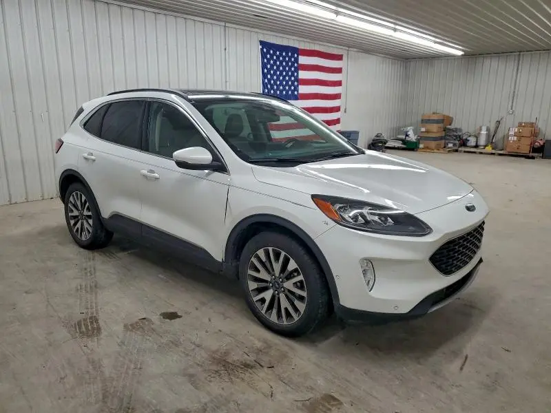 2020 FORD ESCAPE TITANIUM  