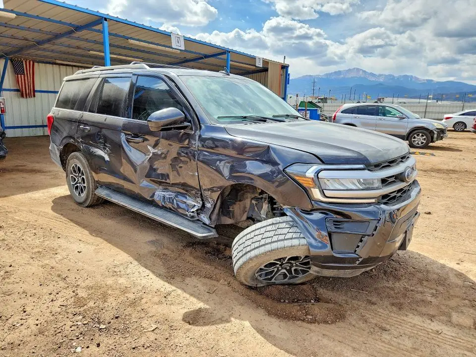 2023 FORD EXPEDITION XLT  