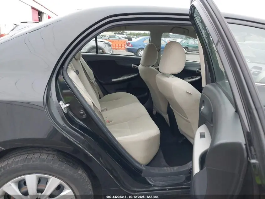 2013 TOYOTA COROLLA LE