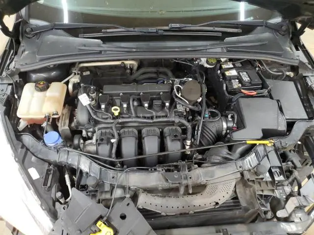 2015 FORD FOCUS SE  