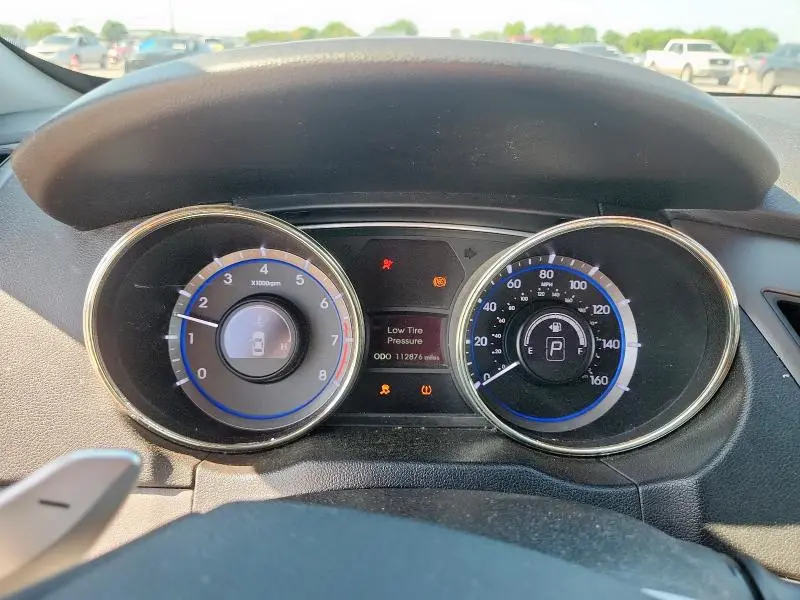 2012 HYUNDAI SONATA SE  