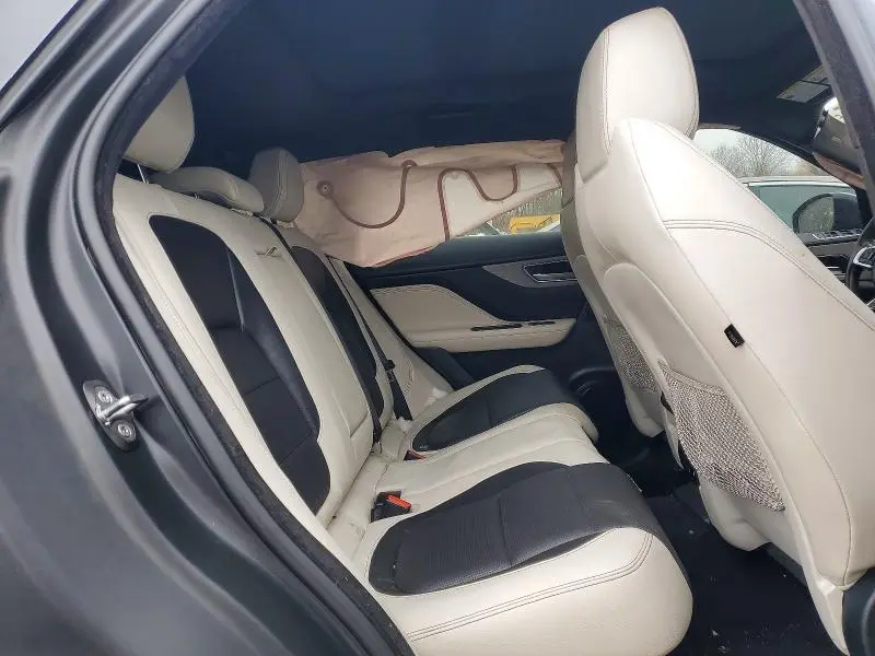 2019 JAGUAR F-PACE S  