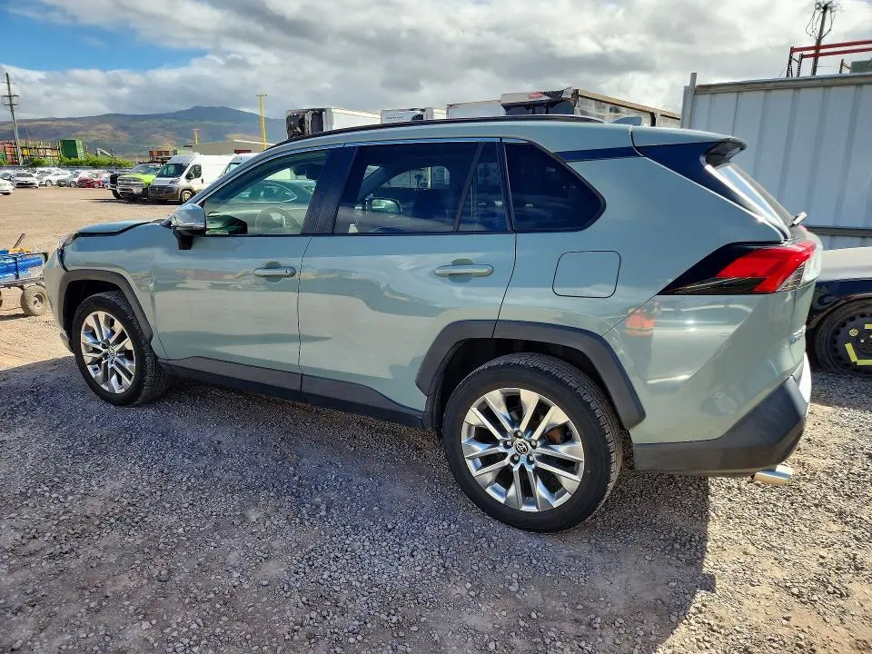 2021 TOYOTA RAV4 XLE PREMIUM  