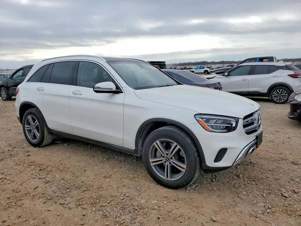 2020 MERCEDES-BENZ GLC 300  