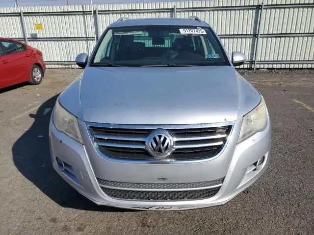 2011 VOLKSWAGEN TIGUAN S  