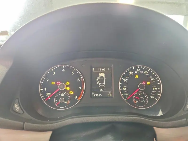 2015 VOLKSWAGEN PASSAT SE  
