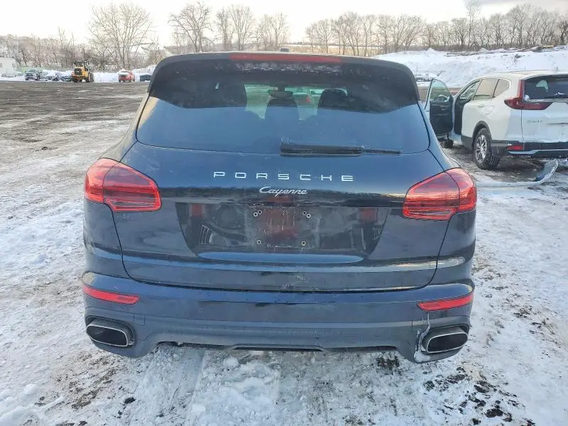 2016 PORSCHE CAYENNE   