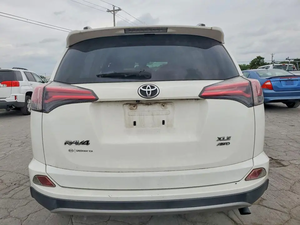 2017 TOYOTA RAV4 XLE  