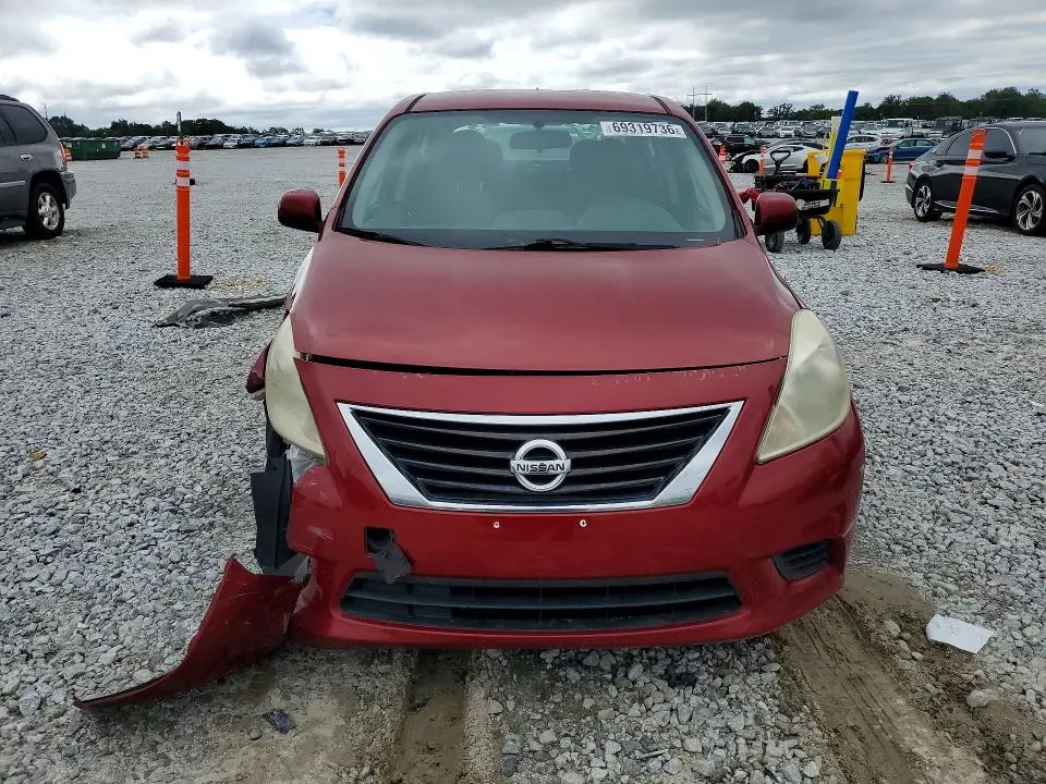 2014 NISSAN VERSA 1.6 SV  