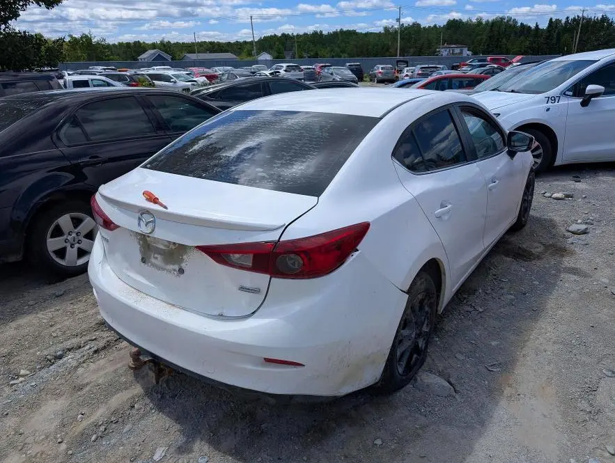 2015 MAZDA 3 TOURING  