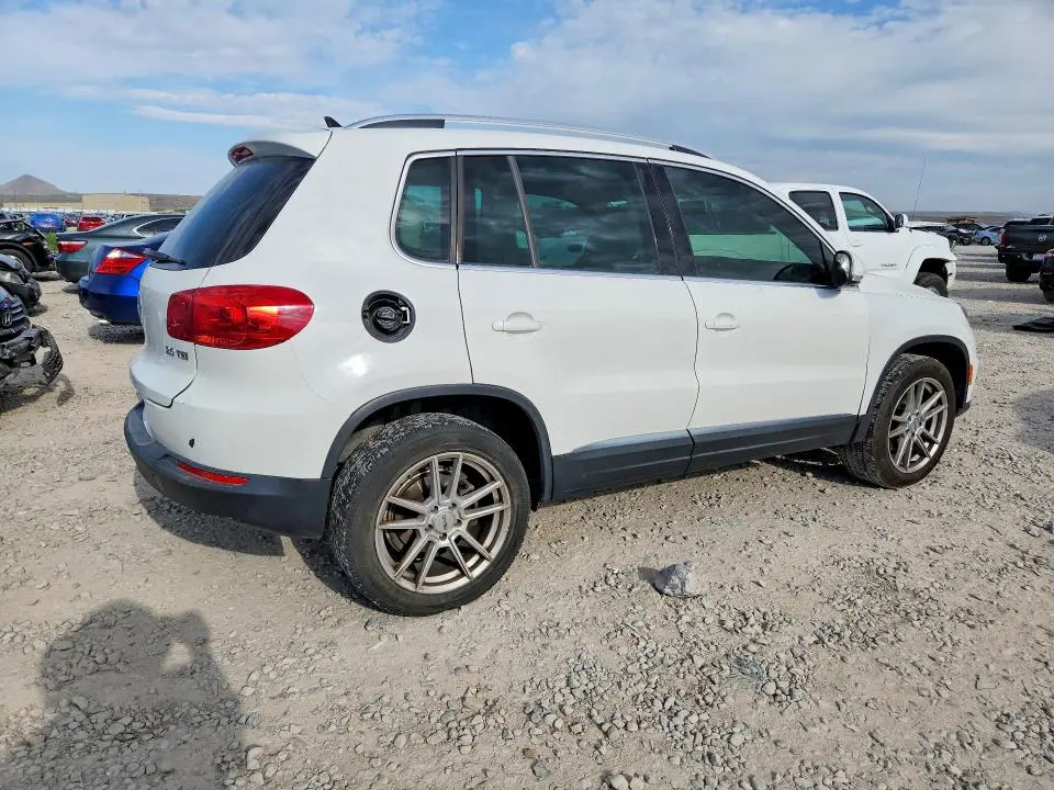 2013 VOLKSWAGEN TIGUAN S  