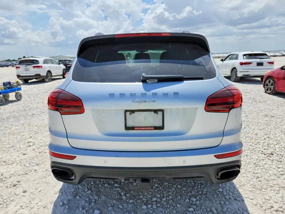 2018 PORSCHE CAYENNE   