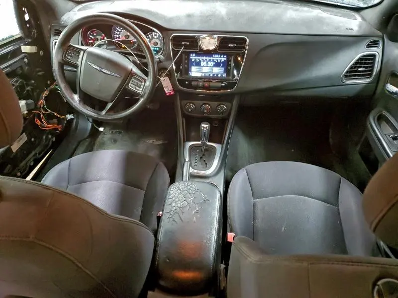 2013 CHRYSLER 200 LX  