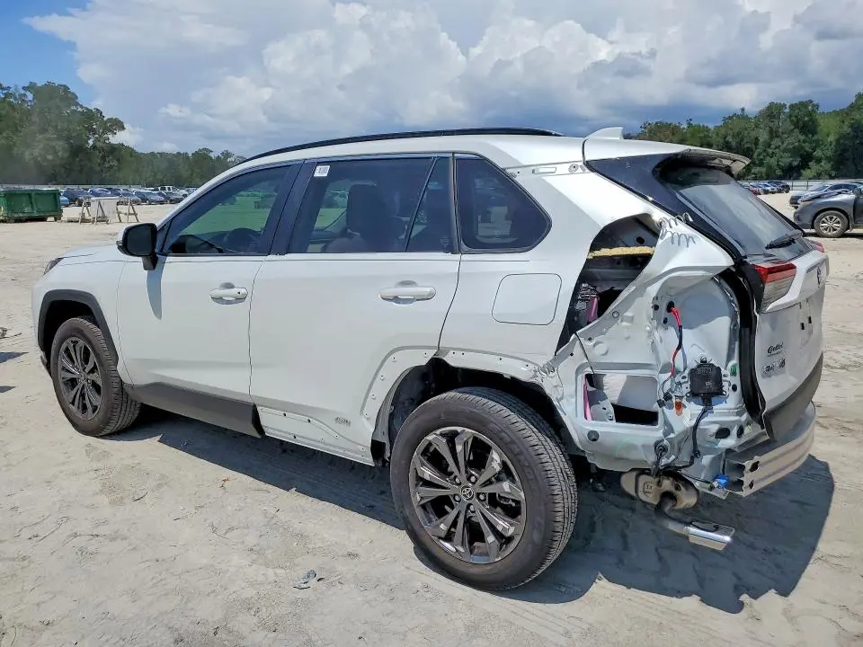 2025 TOYOTA RAV4 XLE PREMIUM  