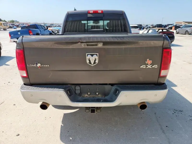 2016 RAM 1500 SLT  