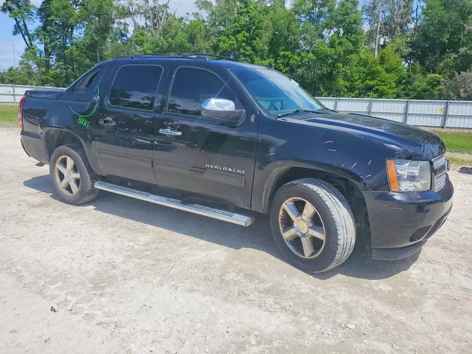 2013 CHEVROLET AVALANCHE LT  