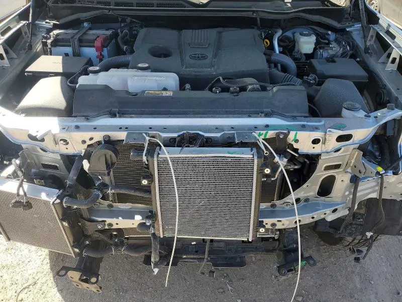 2025 TOYOTA TUNDRA CREWMAX SR  