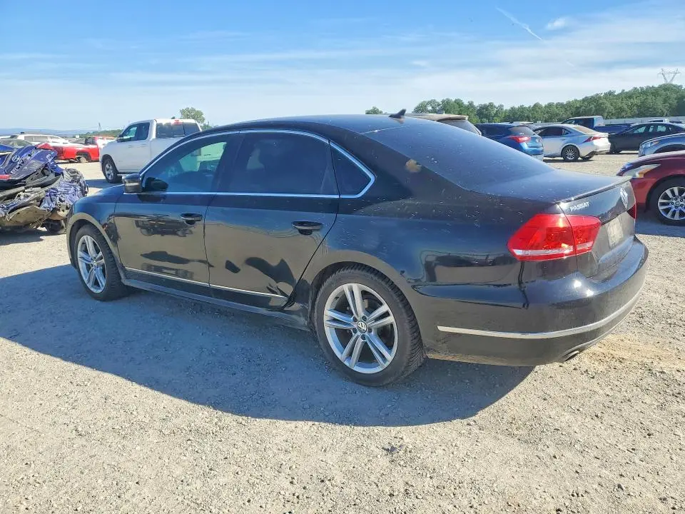 2013 VOLKSWAGEN PASSAT   