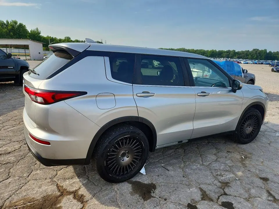 2022 MITSUBISHI OUTLANDER ES  