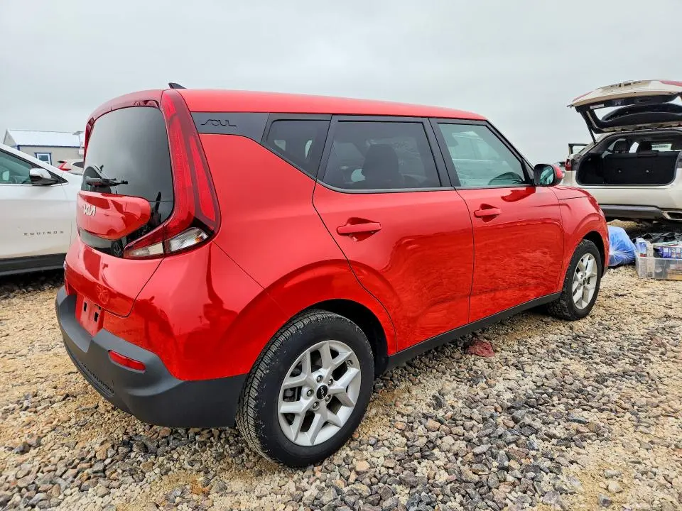 2022 KIA SOUL LX  