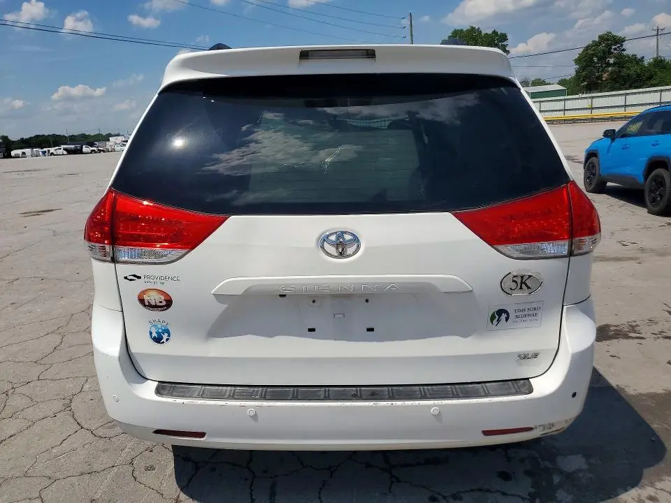 2011 TOYOTA SIENNA XLE 8-PASSENGER  