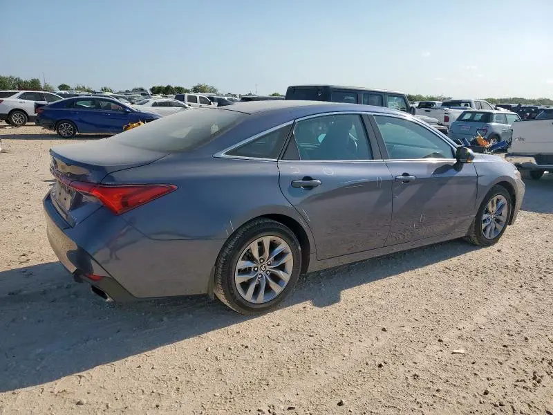 2020 TOYOTA AVALON XLE  