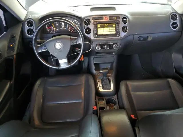 2010 VOLKSWAGEN TIGUAN SE  