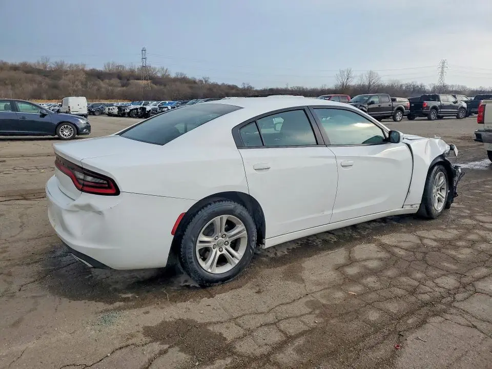2016 DODGE CHARGER SE  