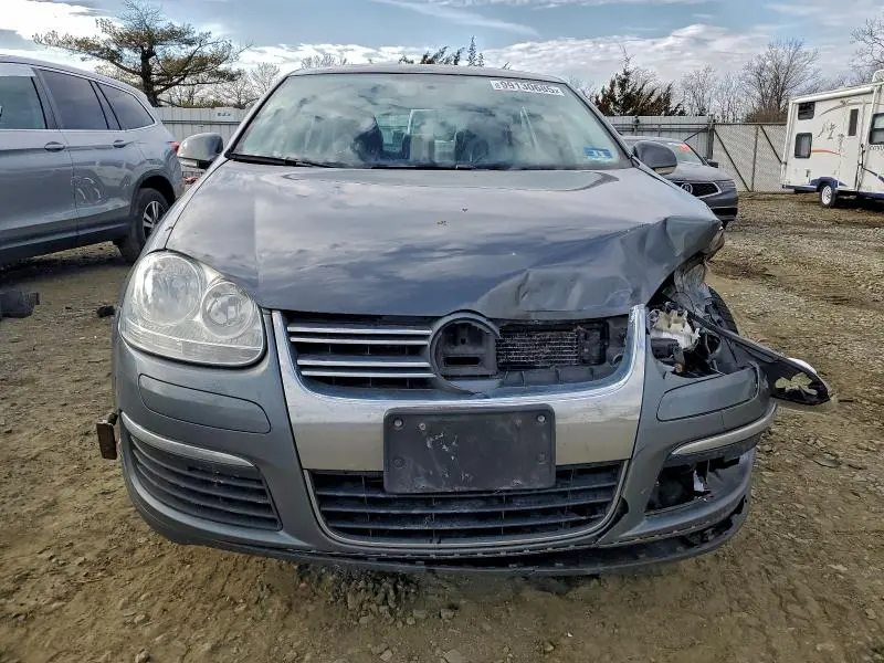 2010 VOLKSWAGEN JETTA SE  
