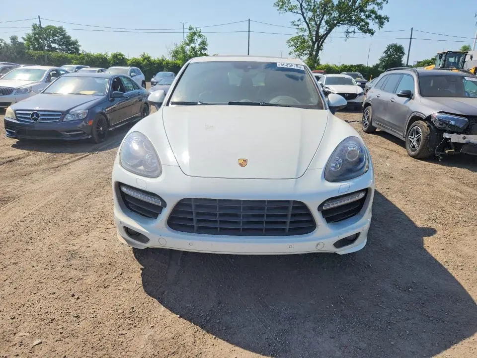 2014 PORSCHE CAYENNE   