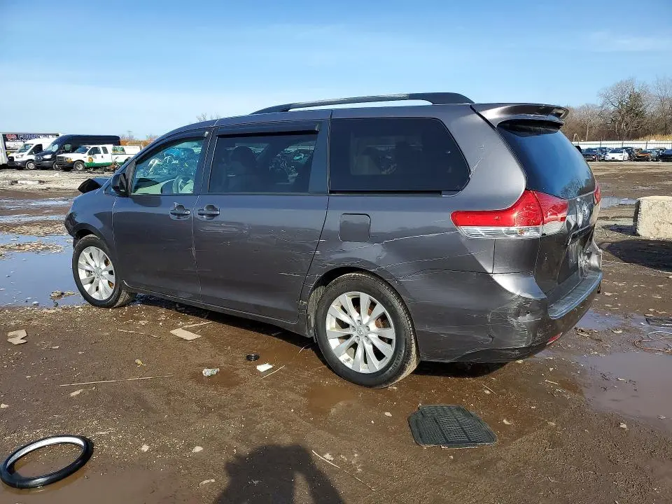 2011 TOYOTA SIENNA XLE 8-PASSENGER  