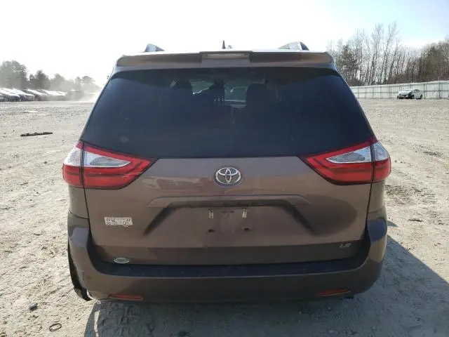 2018 TOYOTA SIENNA LE