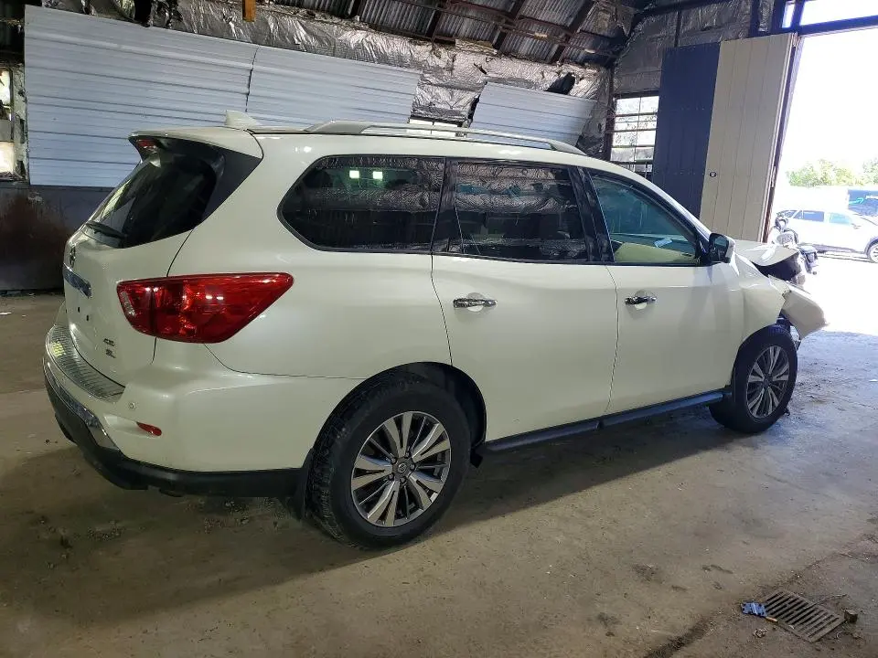 2019 NISSAN PATHFINDER SL  