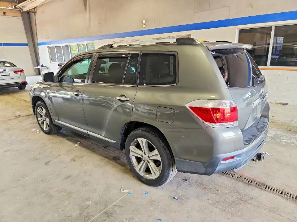 2011 TOYOTA HIGHLANDER LIMITED  