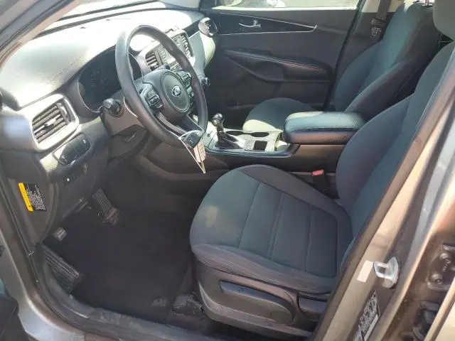 2017 KIA SORENTO LX  