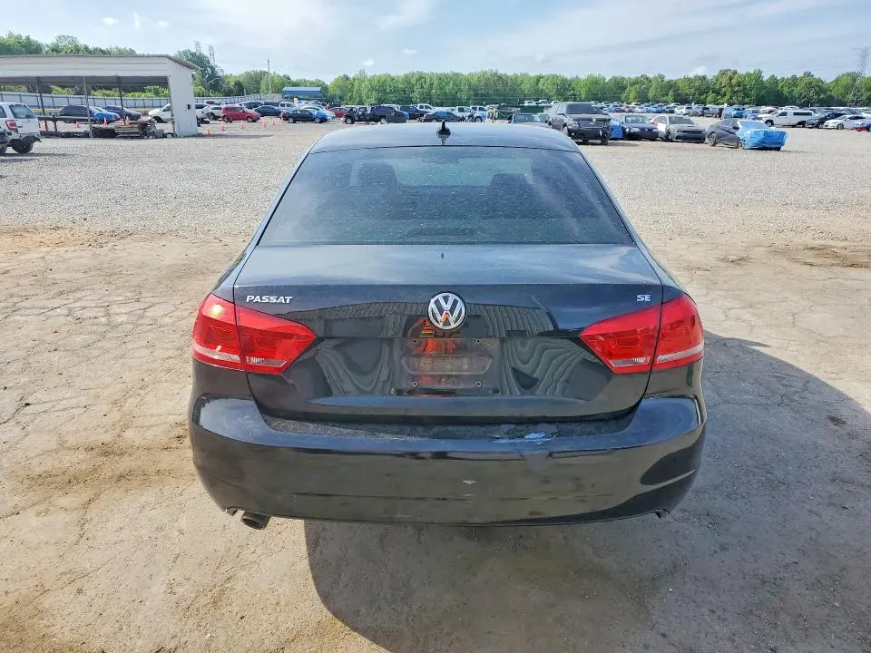 2013 VOLKSWAGEN PASSAT SE  