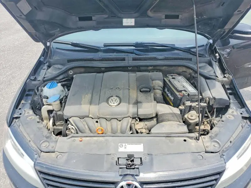 2012 VOLKSWAGEN JETTA SE  