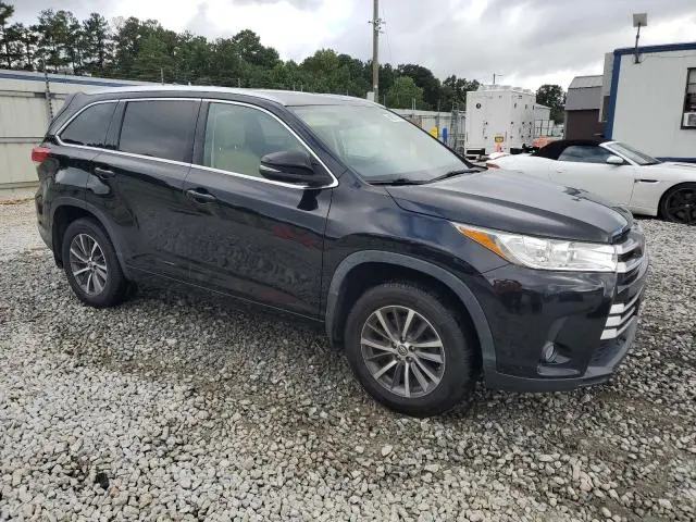 2018 TOYOTA HIGHLANDER SE  