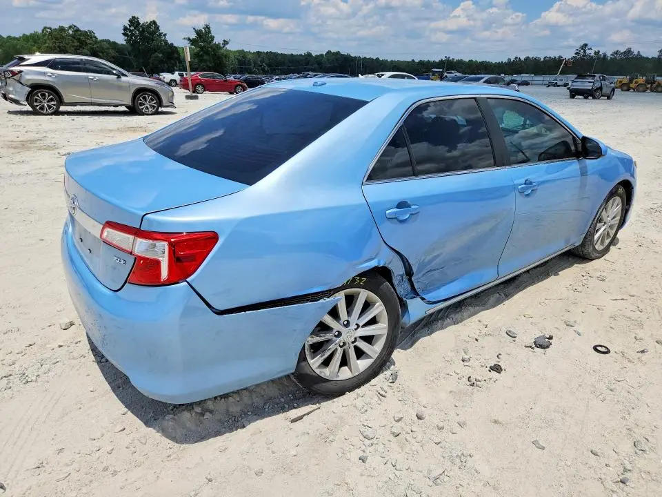 2014 TOYOTA CAMRY XLE V6  