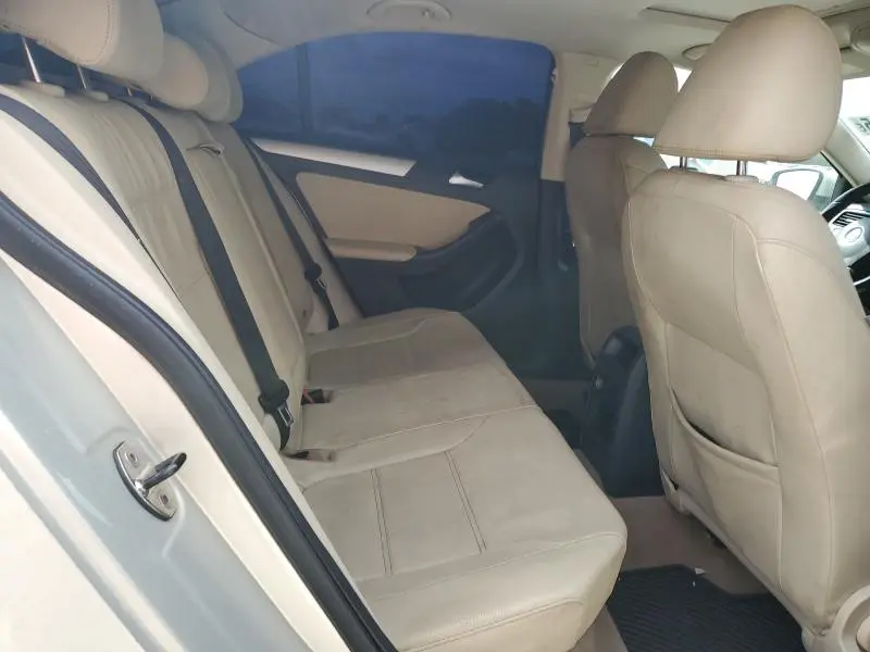 2011 VOLKSWAGEN JETTA SEL