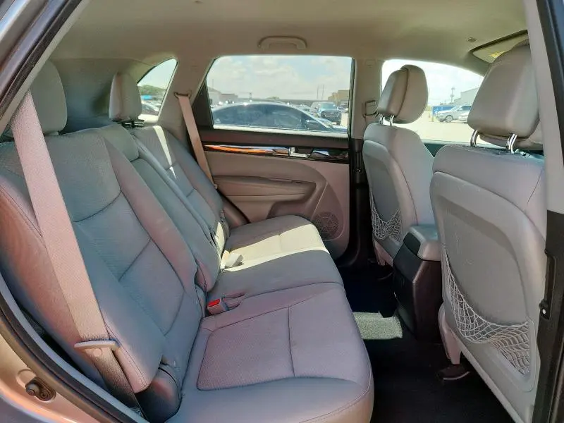 2011 KIA SORENTO BASE  