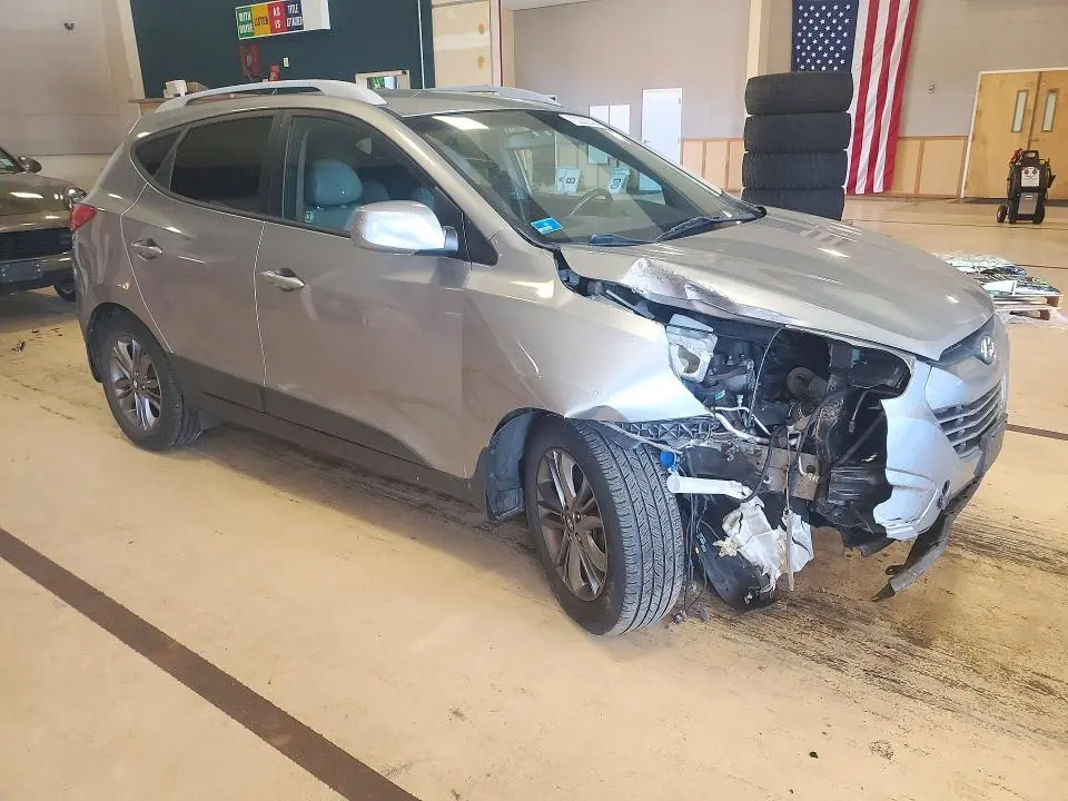 2015 HYUNDAI TUCSON SE  