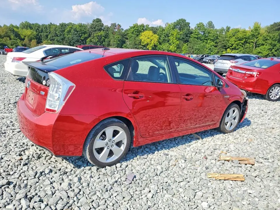 2010 TOYOTA PRIUS V  