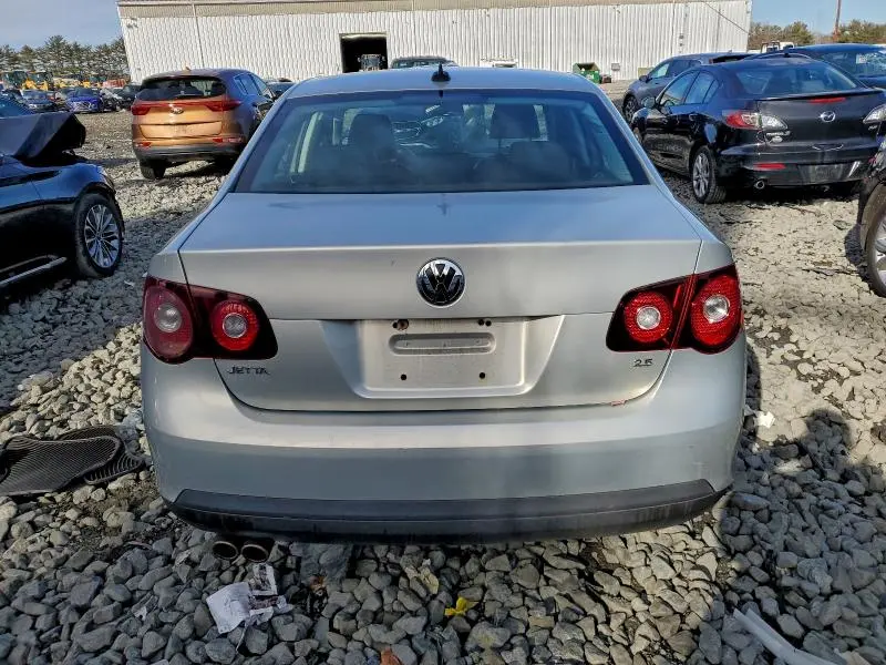 2010 VOLKSWAGEN JETTA SE  